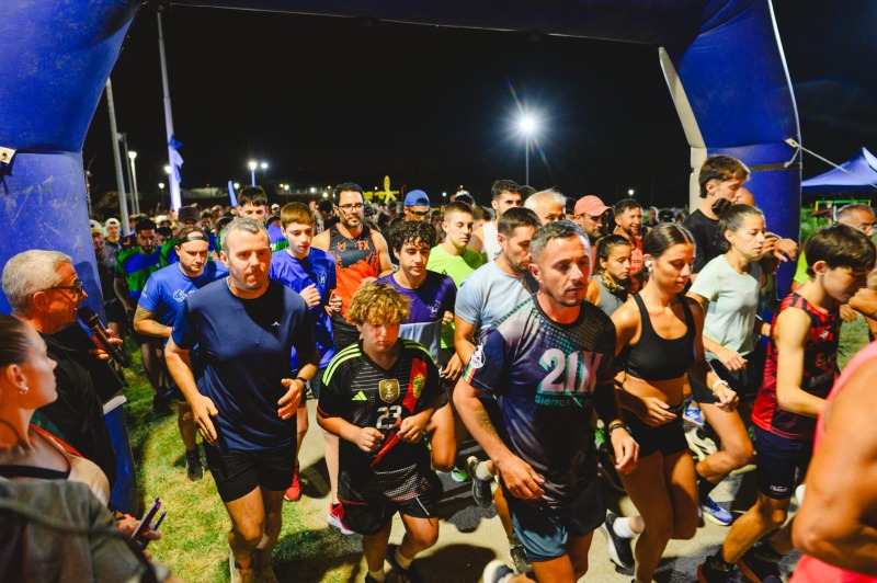 M�s de 350 atletas participaron en la Correcaminata de Sierras Bayas